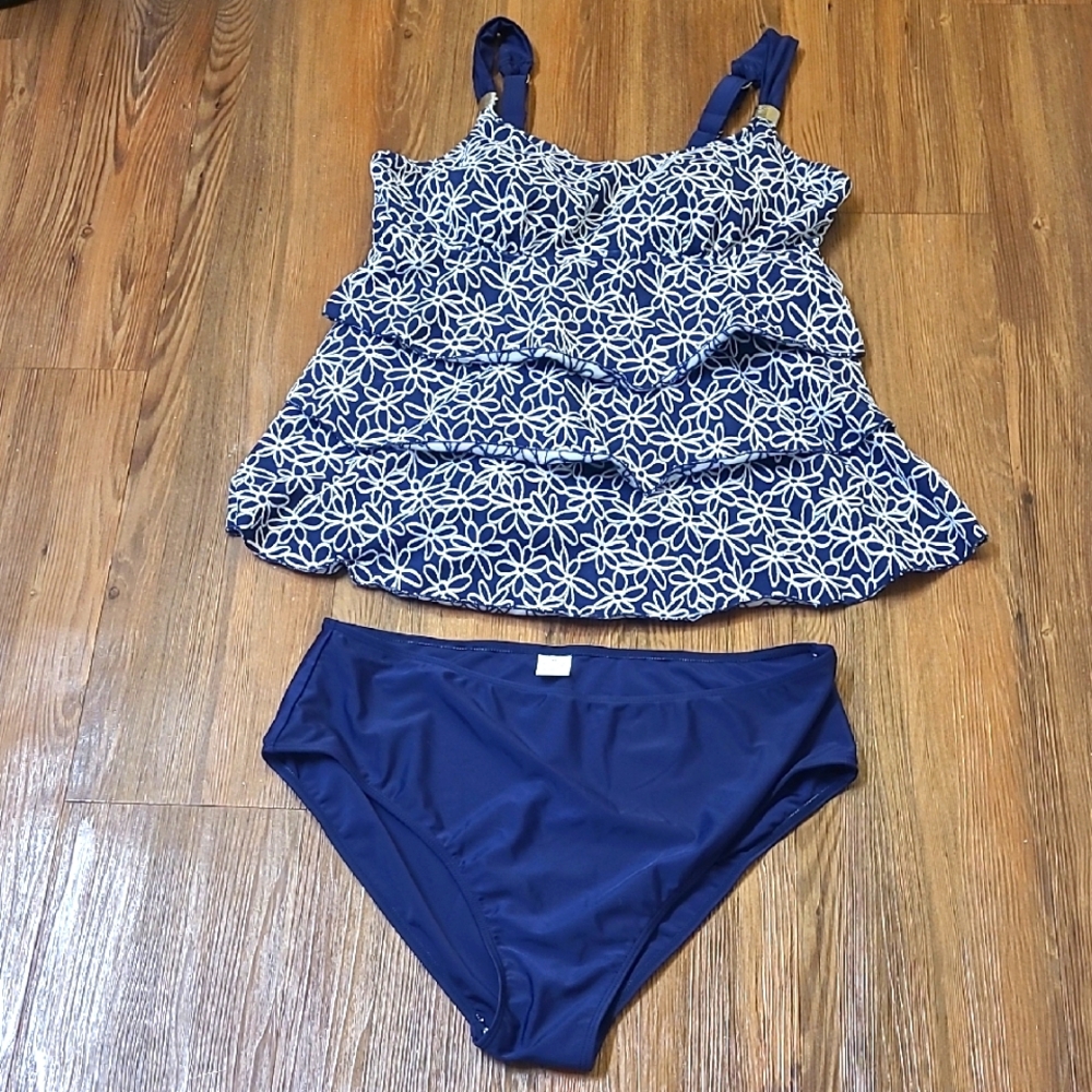 Blue and White Floral Tankini Set‎ used good condition. for women